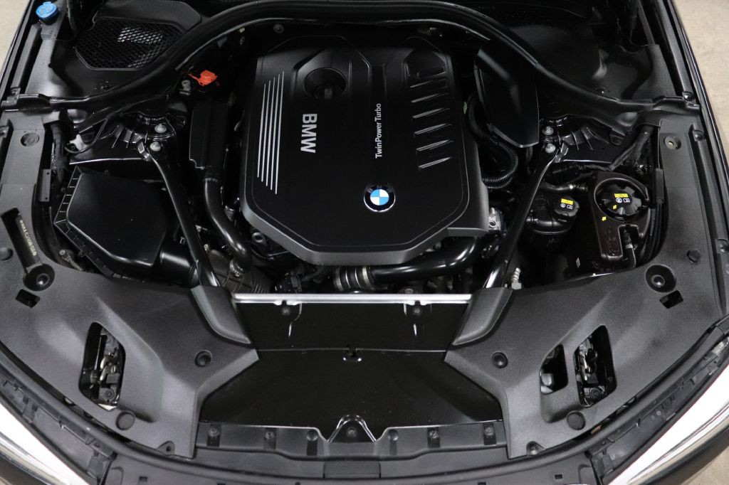 2017 BMW 5 Series Image 28