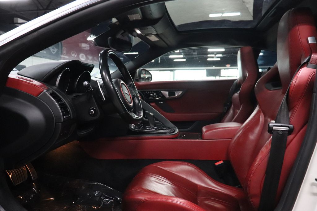 2016 Jaguar F-TYPE Image 10