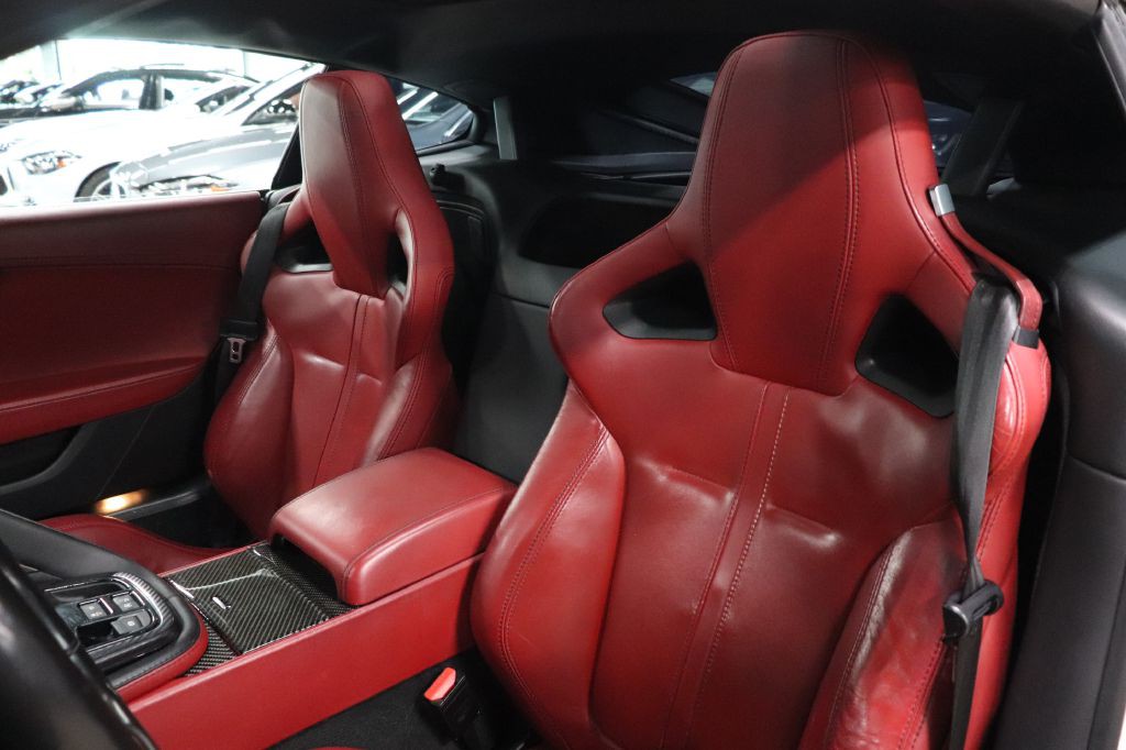 2016 Jaguar F-TYPE Image 11