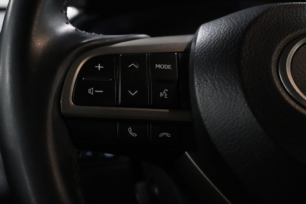 2016 Lexus RX Image 17