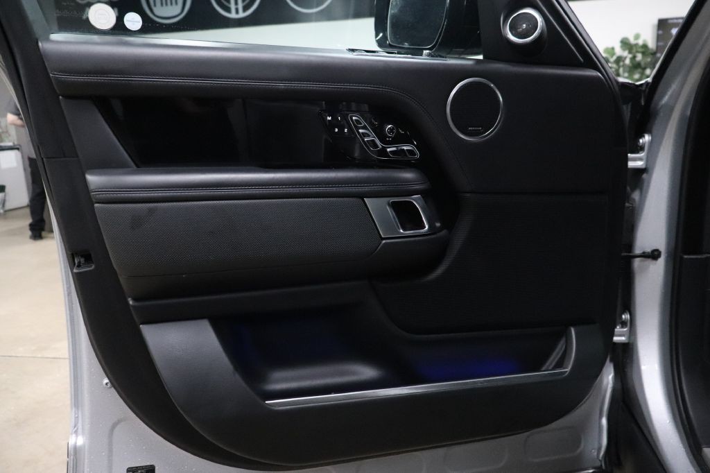 2019 Land Rover Range Rover Image 9