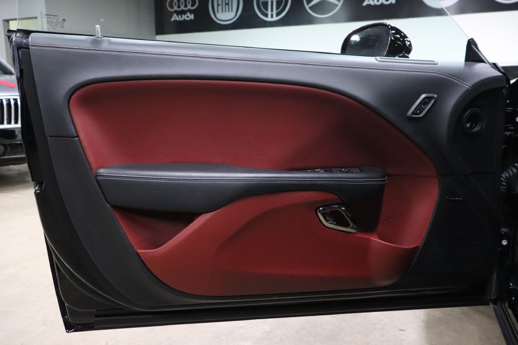 2021 Dodge Challenger Image 9