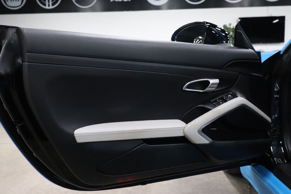 2019 Porsche Boxster Image 16