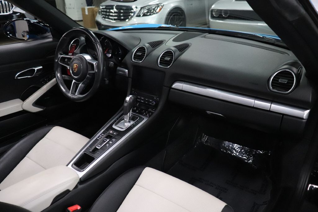 2019 Porsche Boxster Image 25