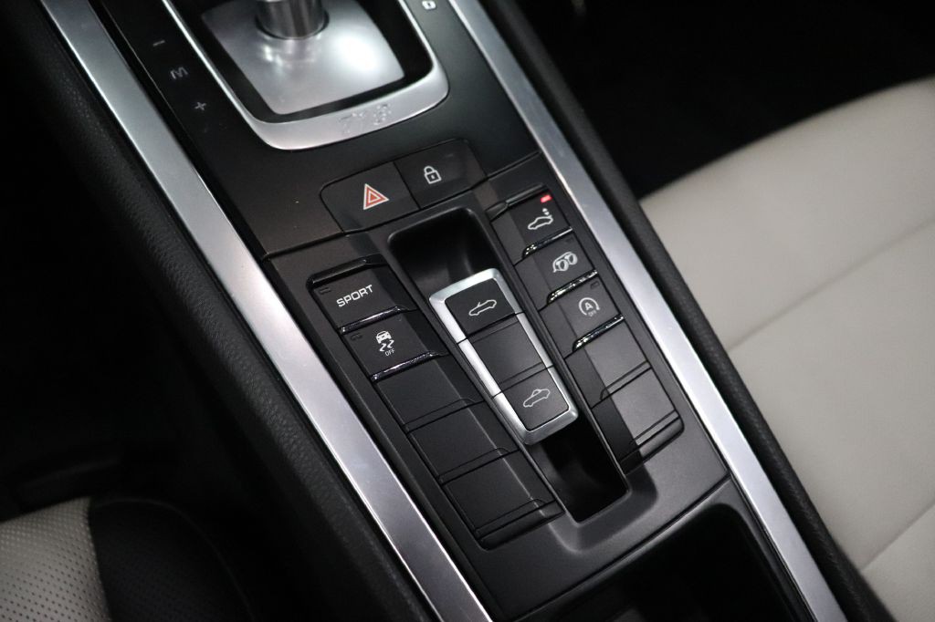 2019 Porsche Boxster Image 31