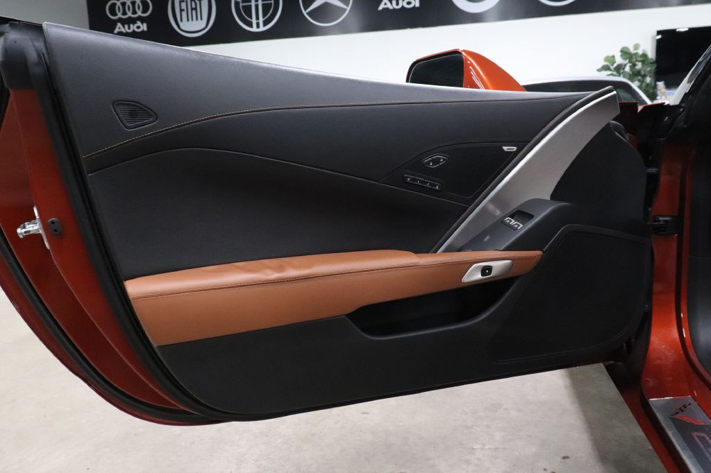 2015 Chevrolet Corvette Image 17