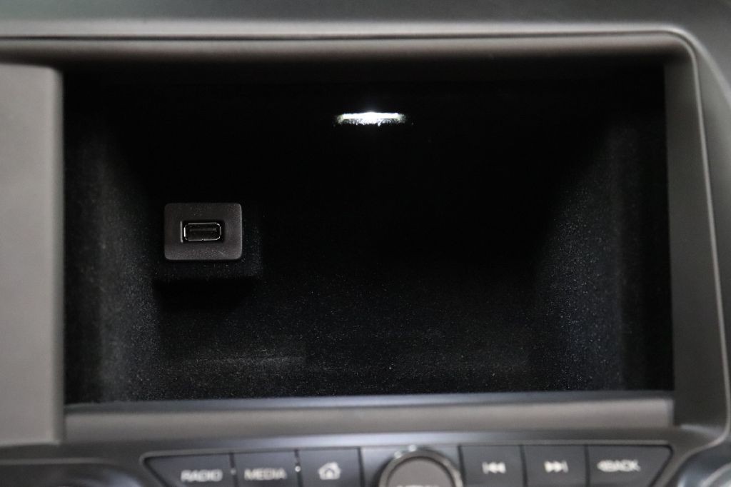 2015 Chevrolet Corvette Image 25