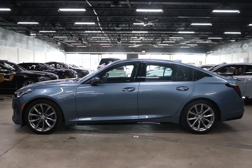 2024 Cadillac Ct5-v Image 2