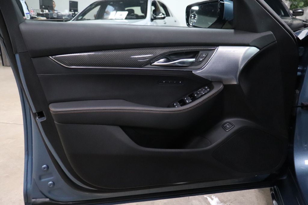 2024 Cadillac Ct5-v Image 9