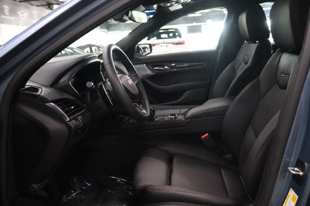 2024 Cadillac Ct5-v Image 10