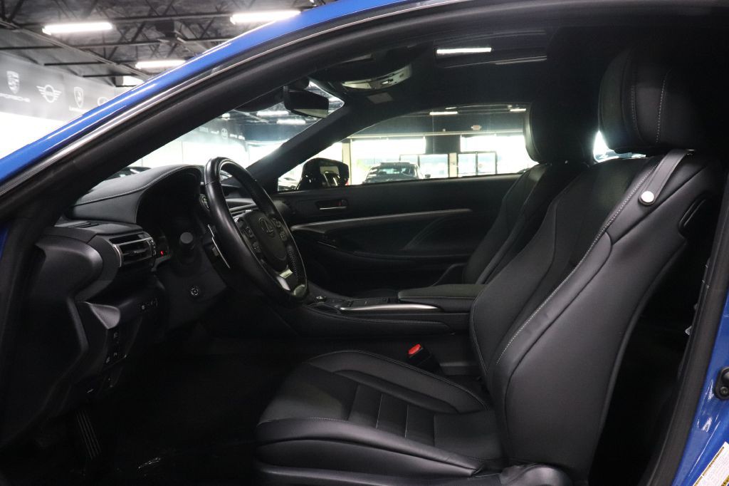 2022 Lexus RC Image 10