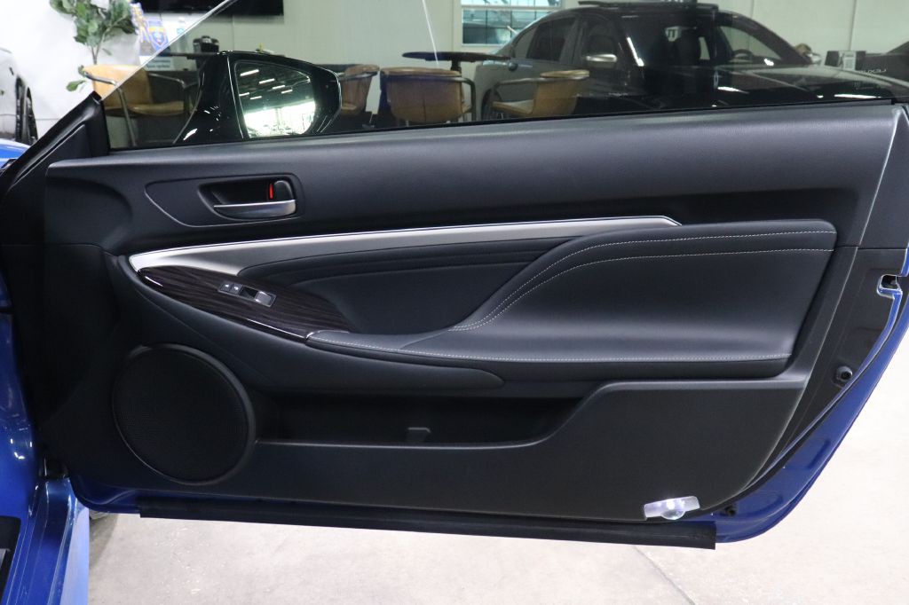 2022 Lexus RC Image 17