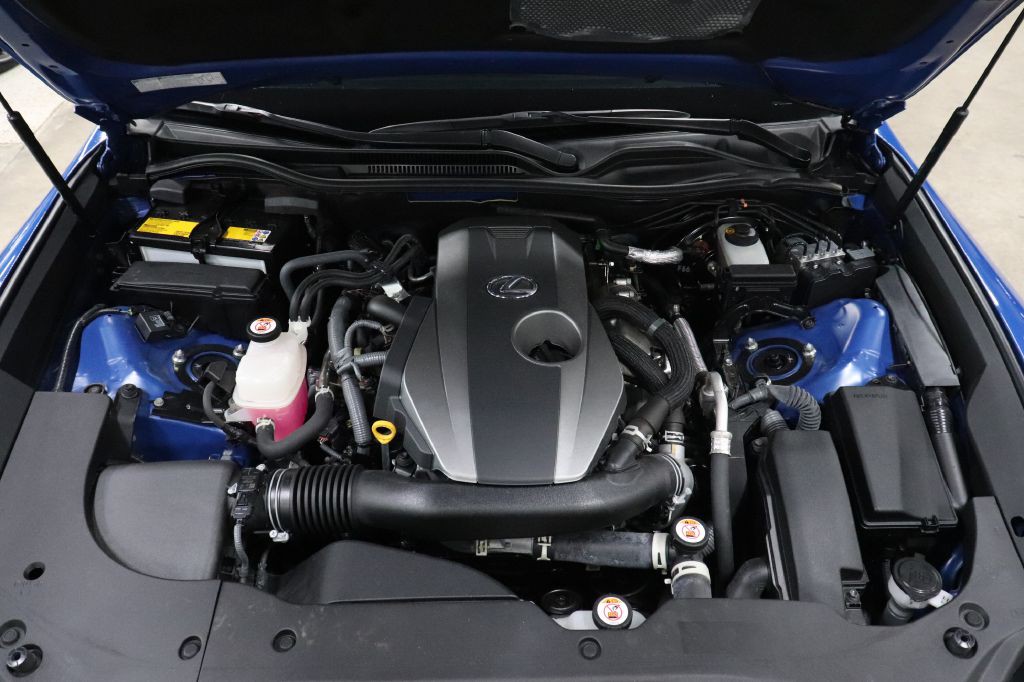 2022 Lexus RC Image 21