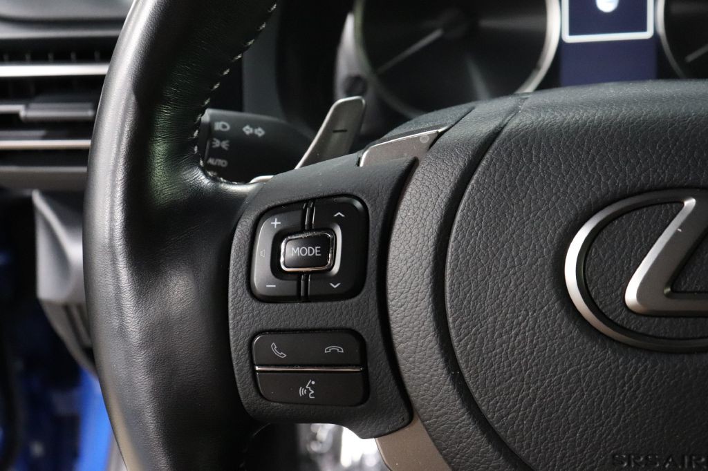 2022 Lexus RC Image 23