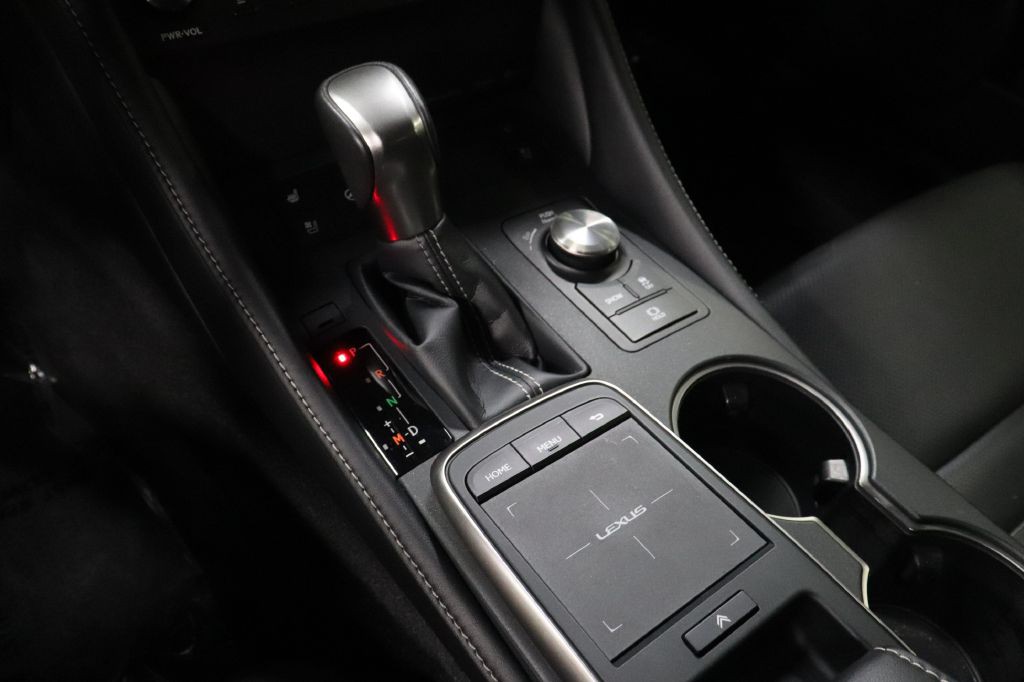 2022 Lexus RC Image 26