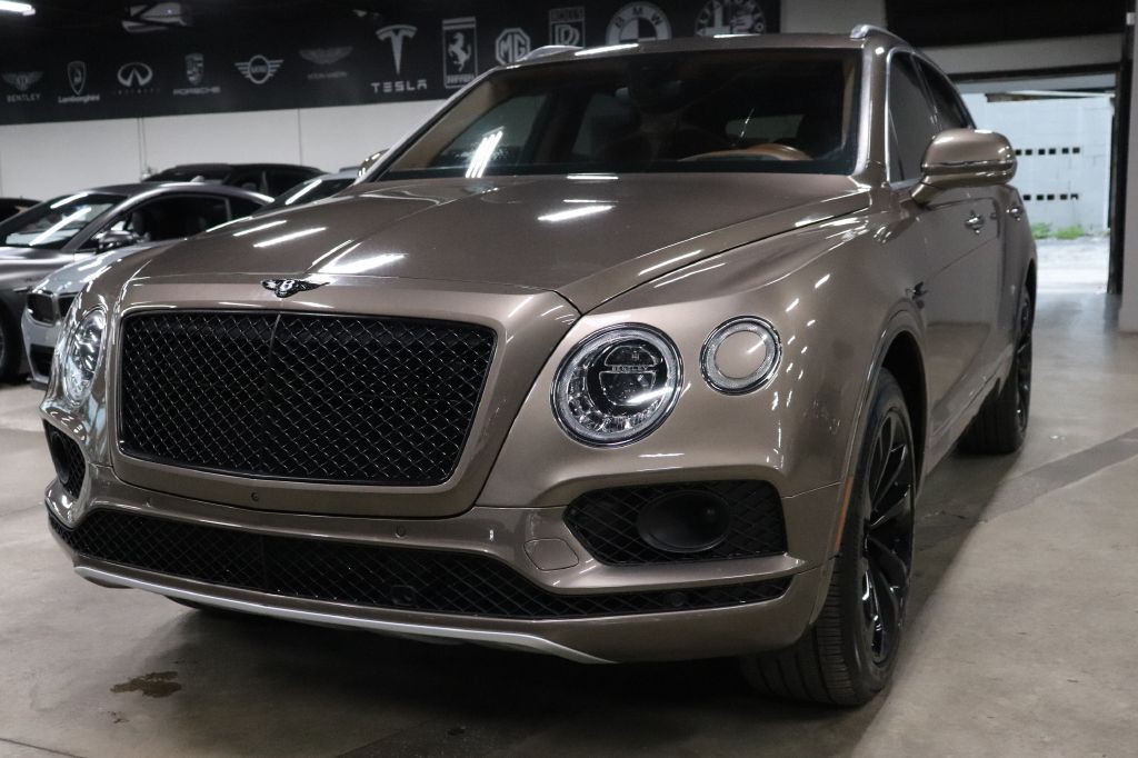 2017 Bentley Bentayga Image 1