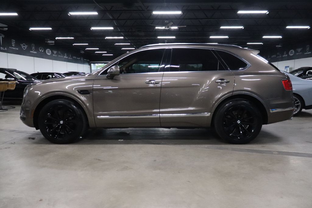 2017 Bentley Bentayga Image 2