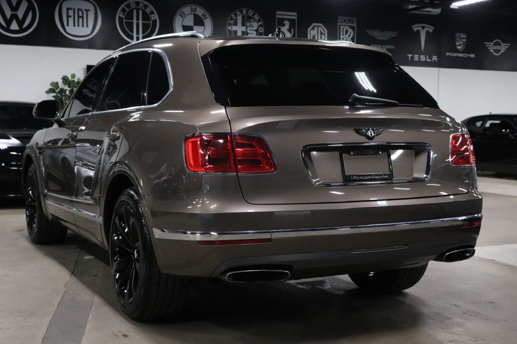 2017 Bentley Bentayga Image 3