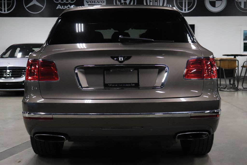 2017 Bentley Bentayga Image 4