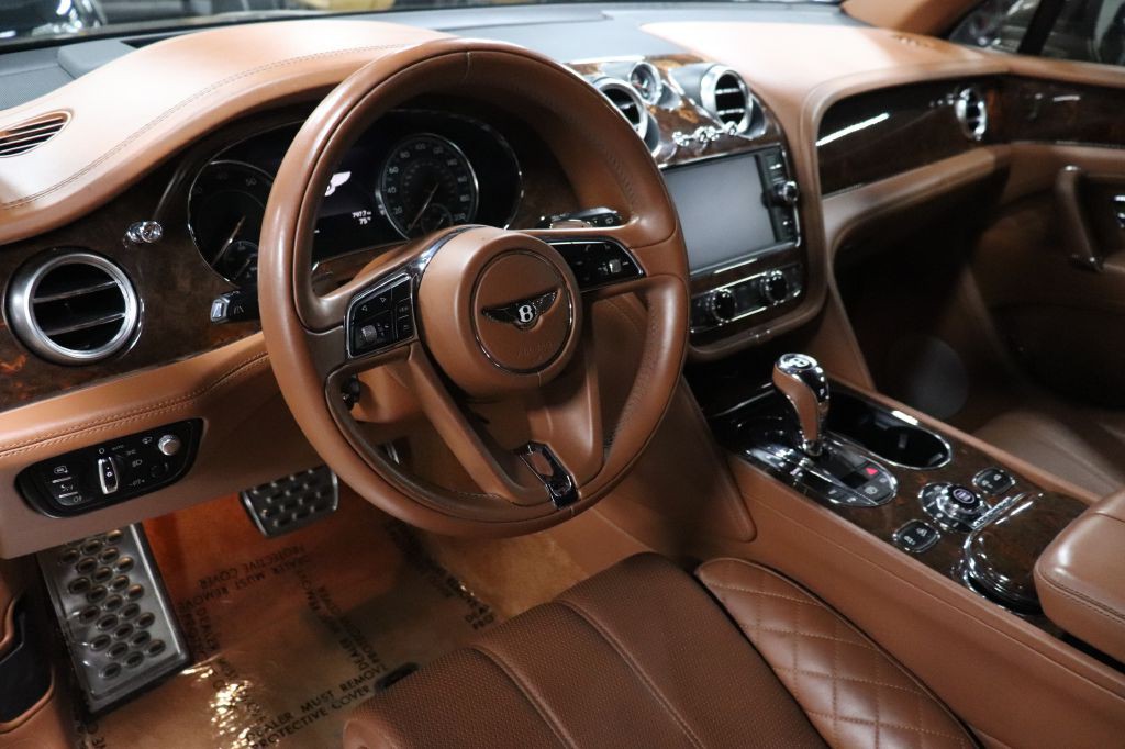 2017 Bentley Bentayga Image 10
