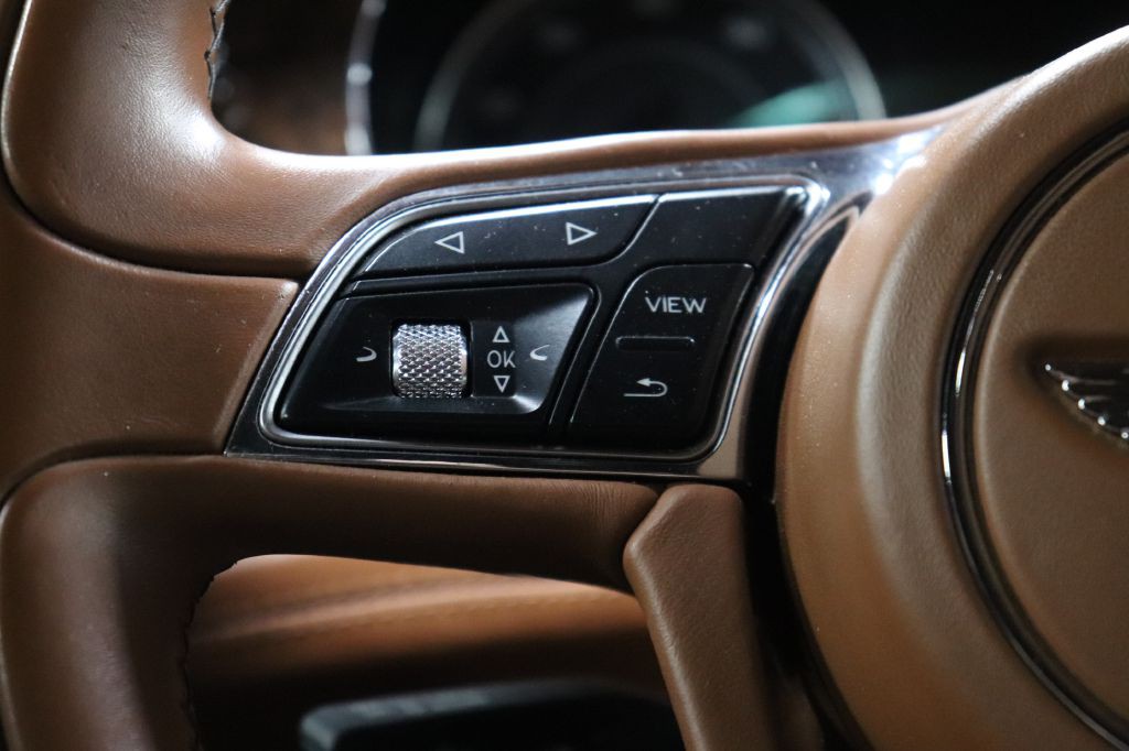 2017 Bentley Bentayga Image 12