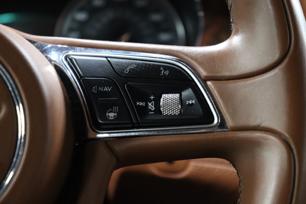 2017 Bentley Bentayga Image 13