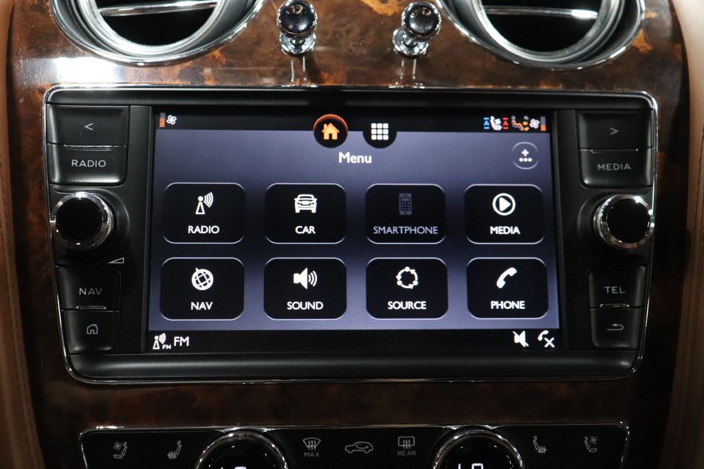 2017 Bentley Bentayga Image 14