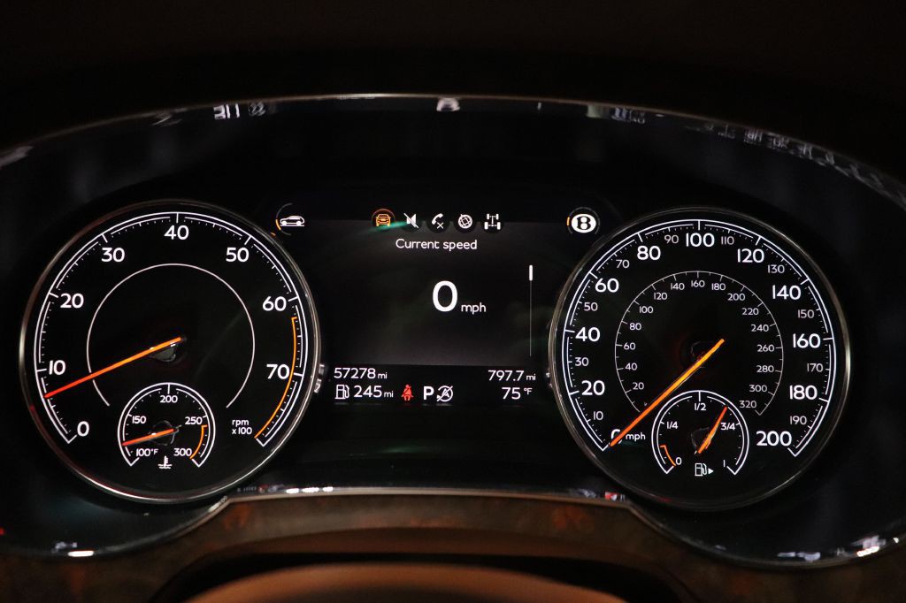 2017 Bentley Bentayga Image 17