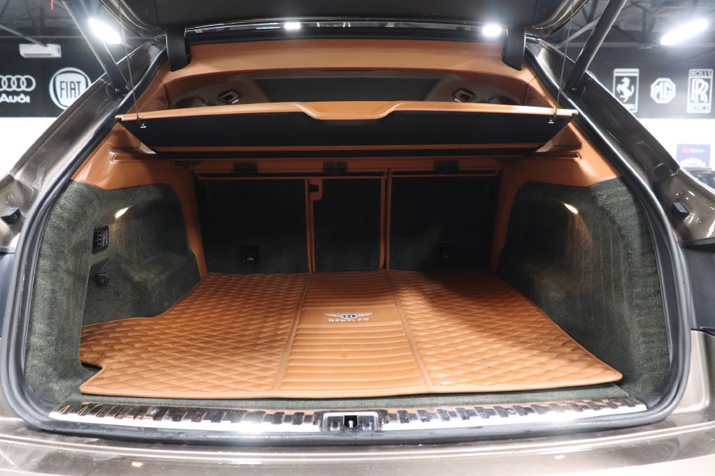 2017 Bentley Bentayga Image 21