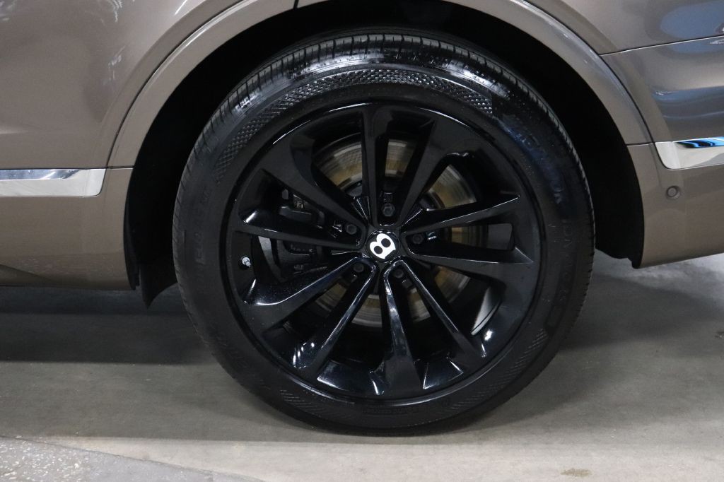 2017 Bentley Bentayga Image 29