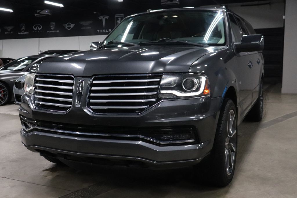 2017 Lincoln Navigator Image 1