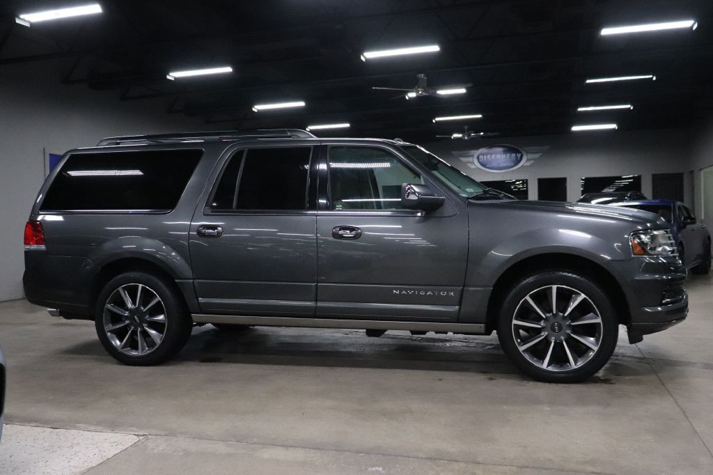 2017 Lincoln Navigator Image 6