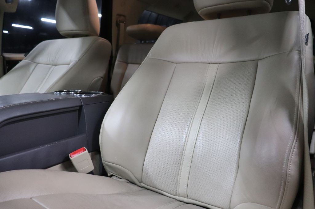 2017 Lincoln Navigator Image 11