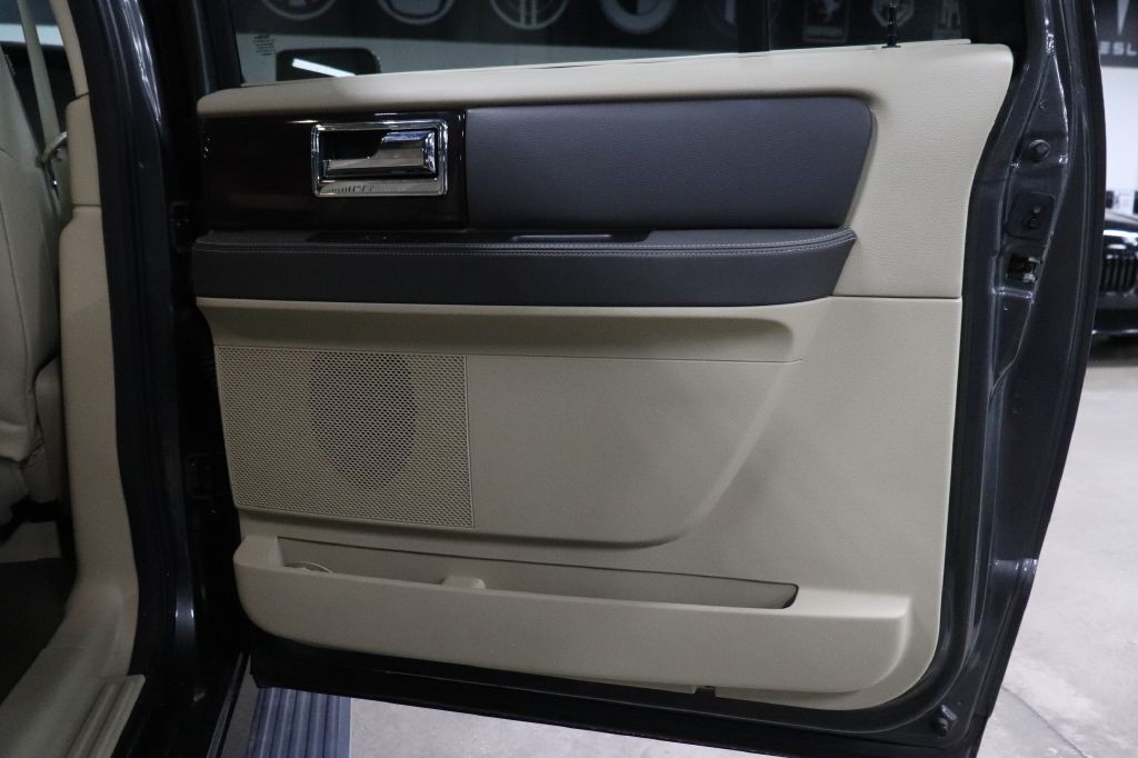 2017 Lincoln Navigator Image 22