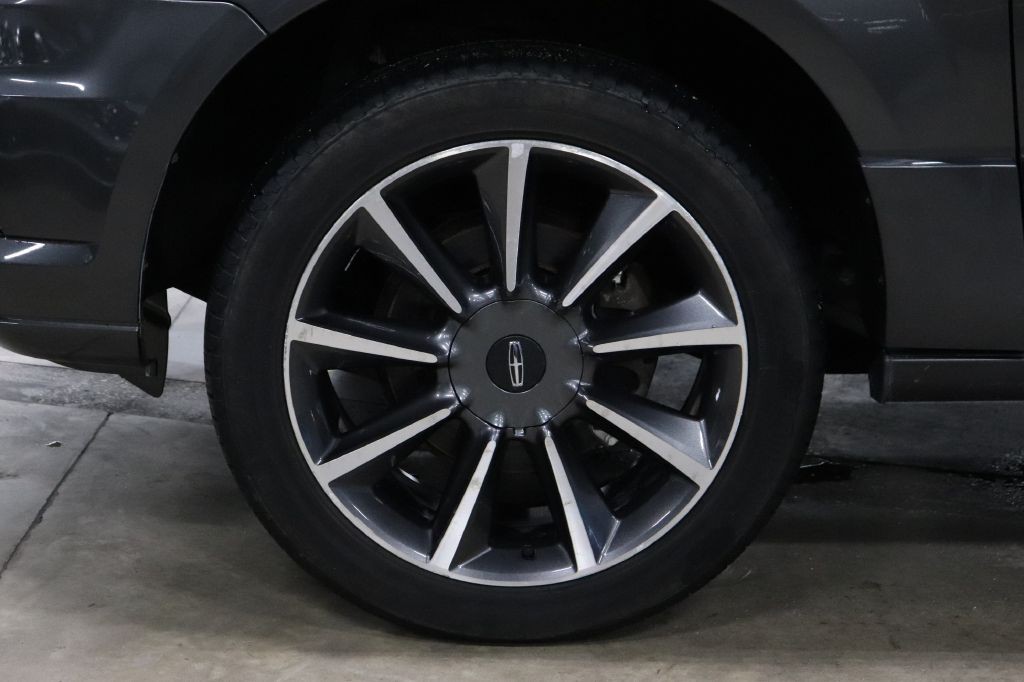 2017 Lincoln Navigator Image 29