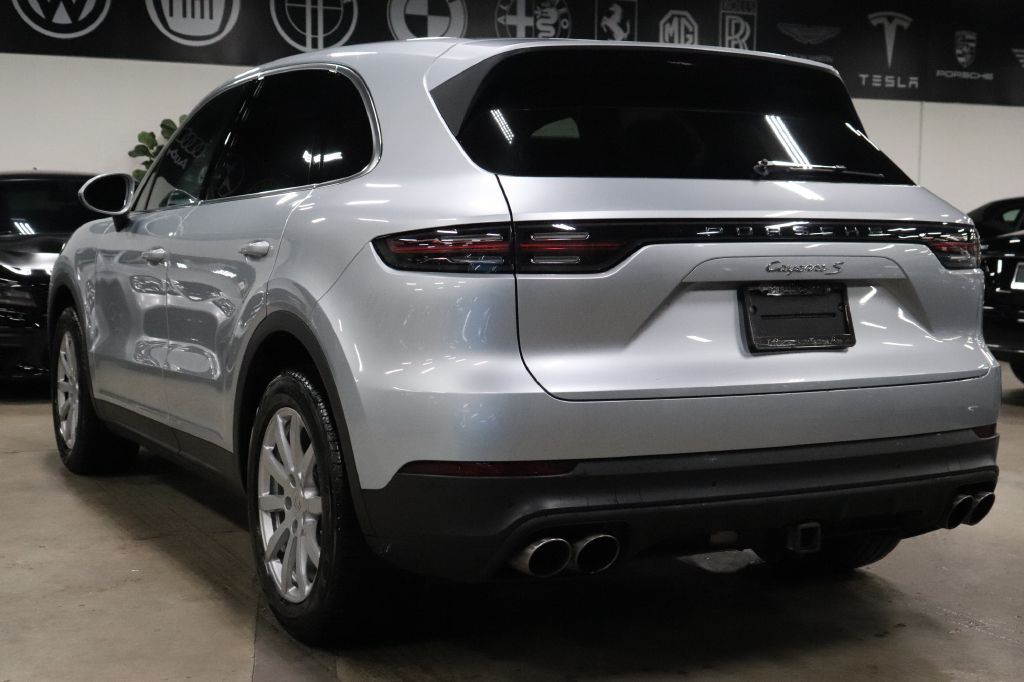 2019 Porsche Cayenne Image 3