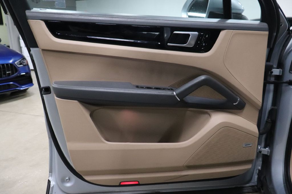 2019 Porsche Cayenne Image 9