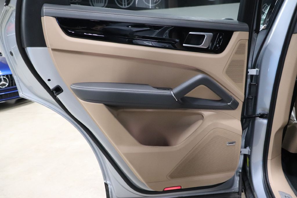 2019 Porsche Cayenne Image 17