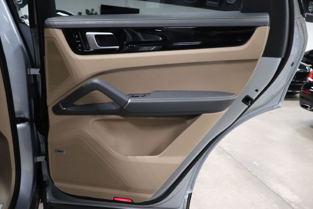 2019 Porsche Cayenne Image 20