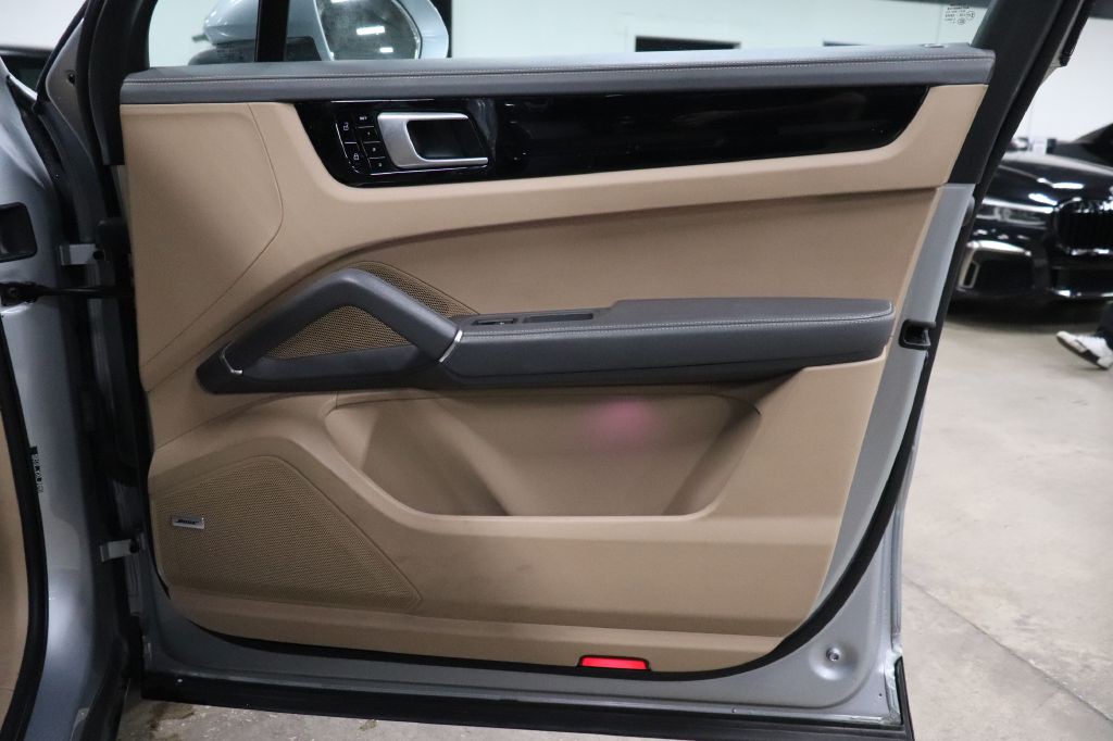 2019 Porsche Cayenne Image 22