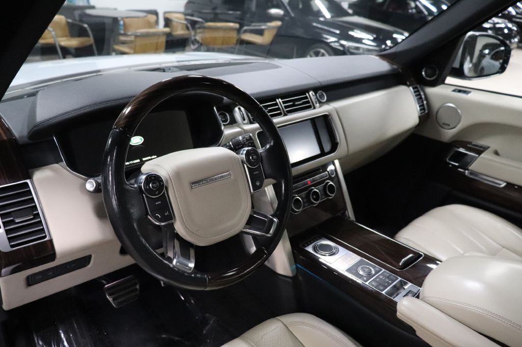 2016 Land Rover Range Rover Image 12