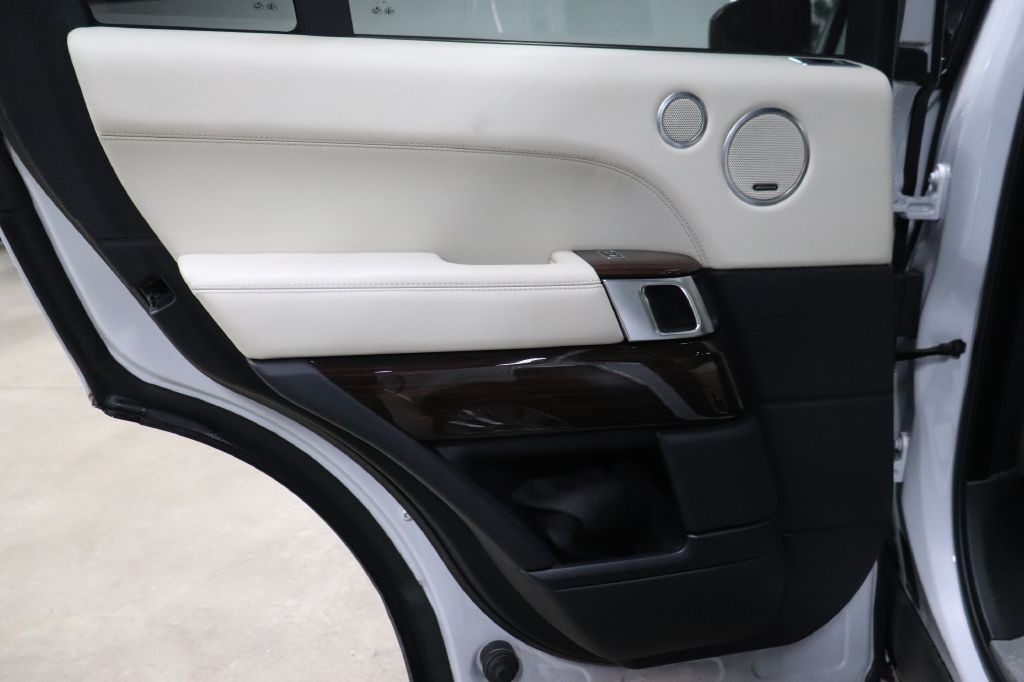 2016 Land Rover Range Rover Image 13