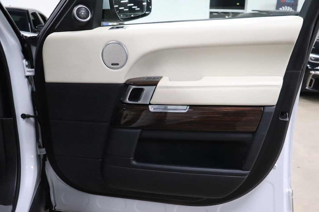 2016 Land Rover Range Rover Image 22