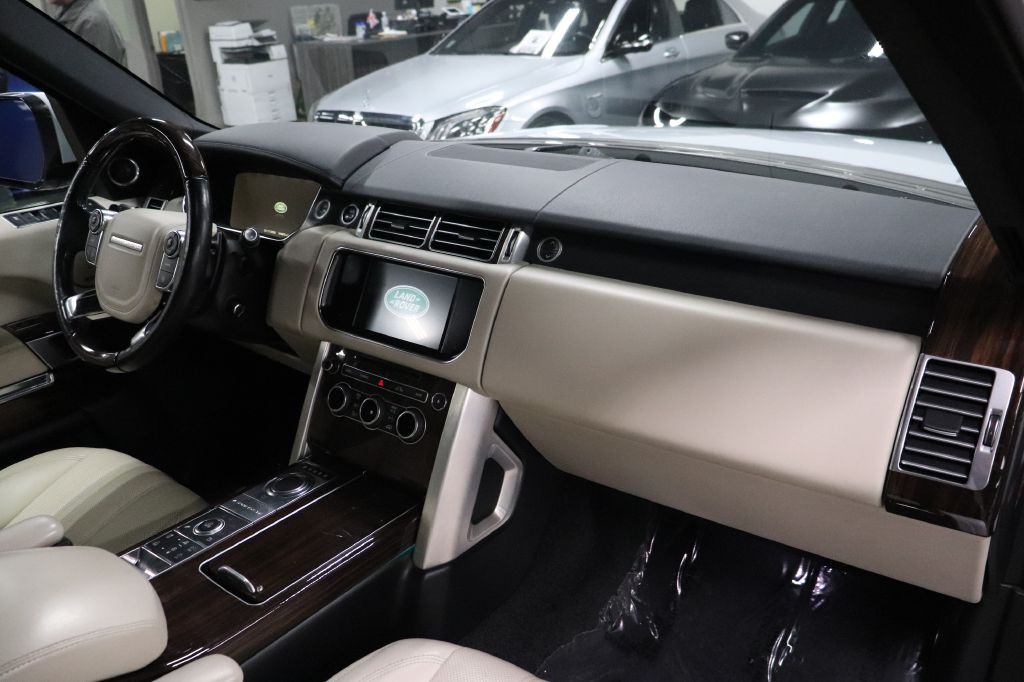 2016 Land Rover Range Rover Image 25