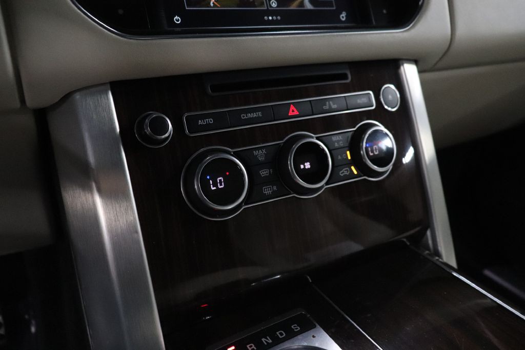 2016 Land Rover Range Rover Image 32