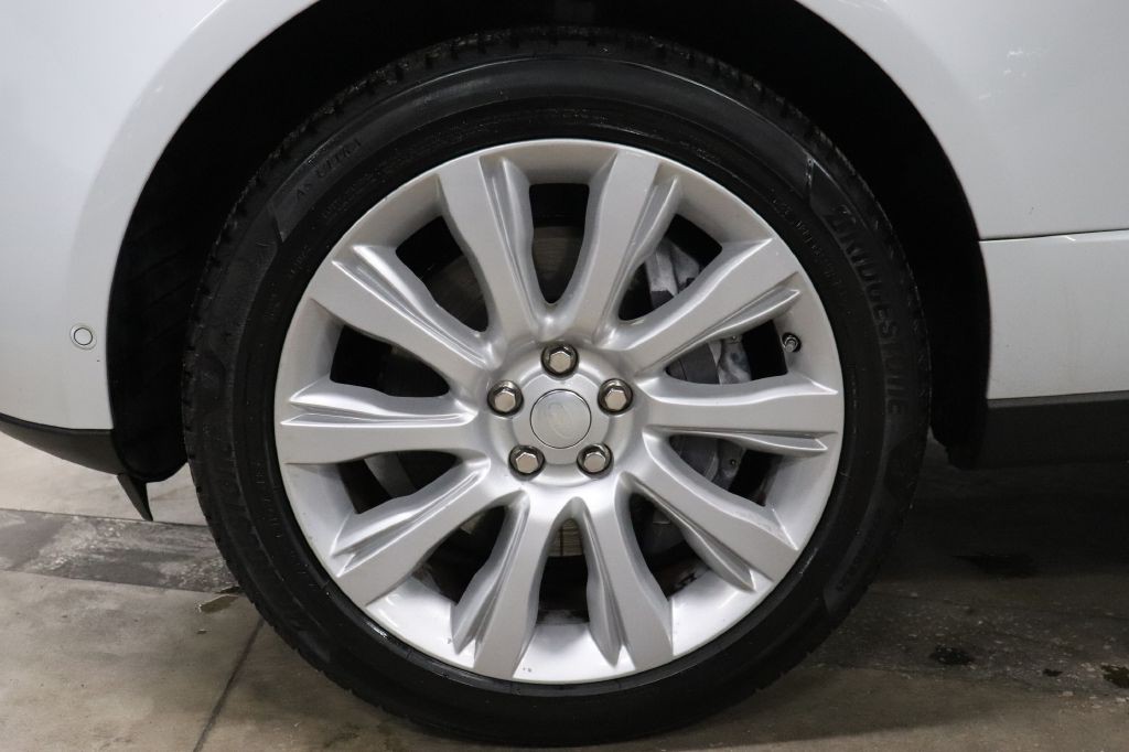 2016 Land Rover Range Rover Image 38