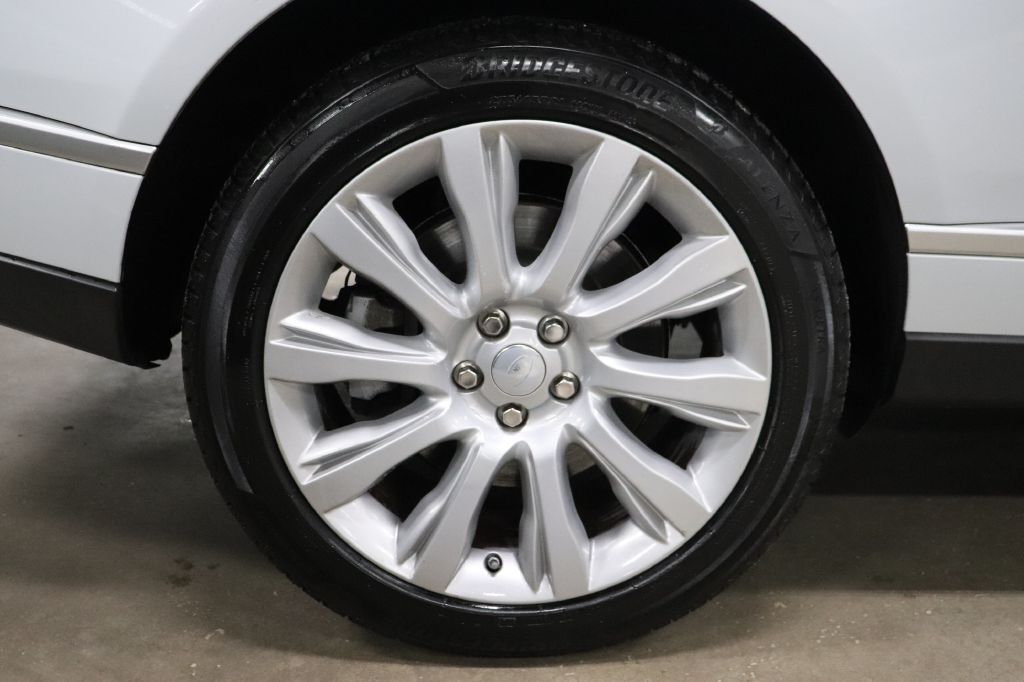 2016 Land Rover Range Rover Image 40