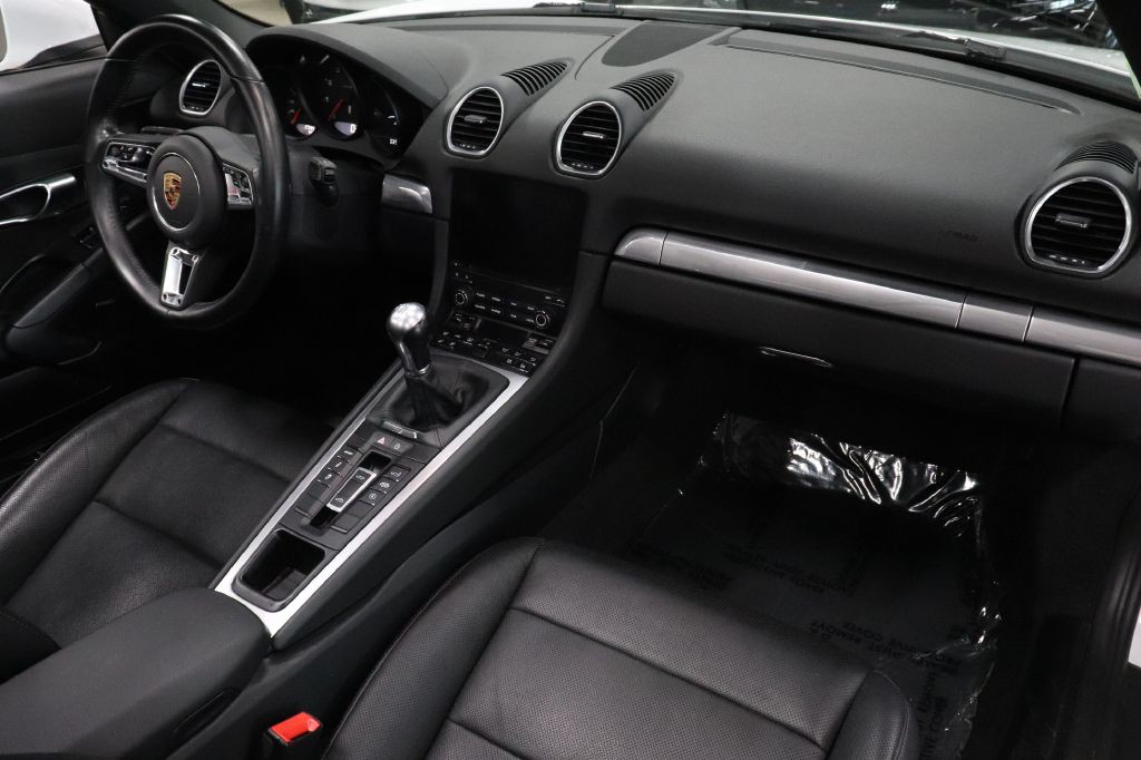 2019 Porsche Boxster Image 31