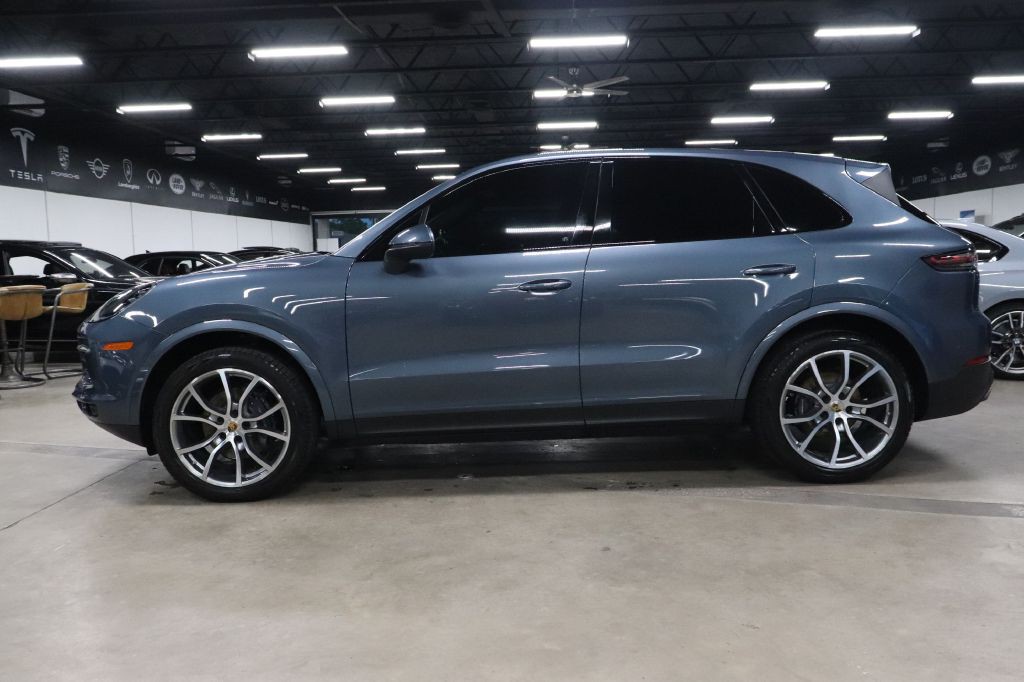 2019 Porsche Cayenne Image 2