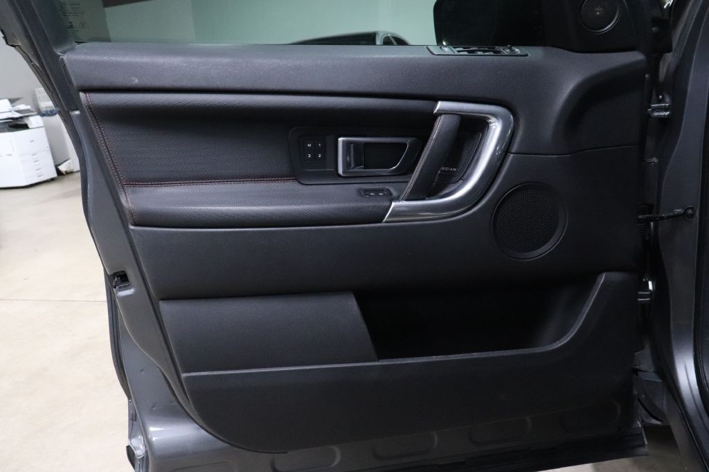 2017 Land Rover Discovery Sport Image 9